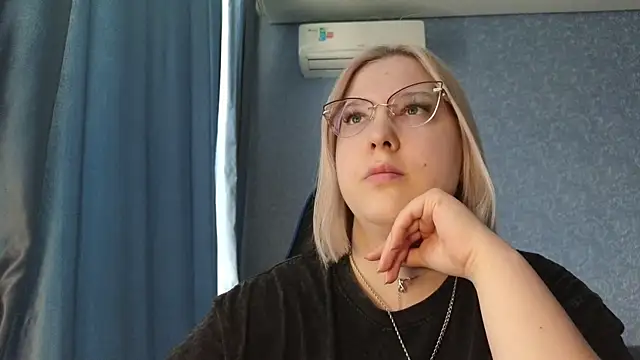 HotBrandyX online show from March 2026 07:39:01 AM
