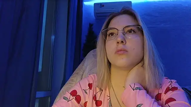 Snapshot of HotBrandyX chatting on January 2026 10:43:02 AM HotBrandyX online show from January 2026 10:43:02 AM