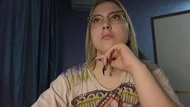 Snapshot of HotBrandyX chatting on November 2025 02:43:01 PM HotBrandyX online show from November 2025 02:43:01 PM