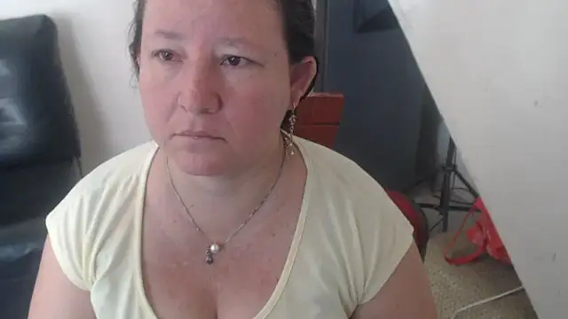 Yohis Kiut25 online show from October 2025 06:42:02 PM