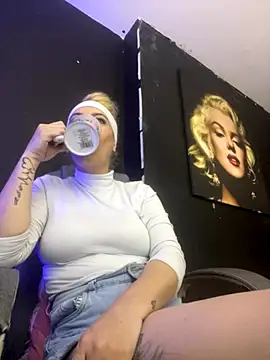 viktoria davis  online show from October 2025 12:32:02 AM