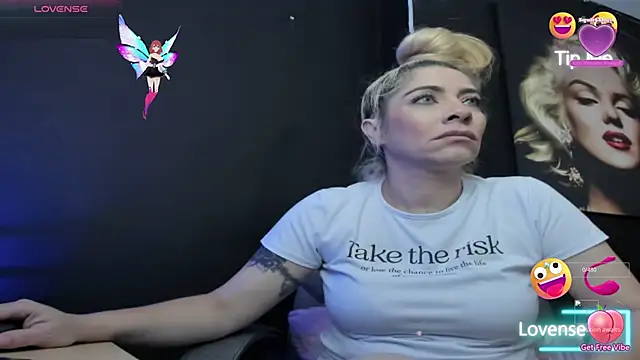 viktoria davis  online show from November 2025 11:58:01 PM