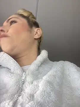 viktoria davis  online show from February 2026 09:37:02 PM