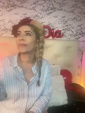 viktoria davis  online show from February 2025 10:36:01 PM