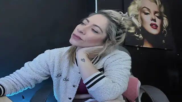 viktoria davis  online show from February 2026 11:56:02 PM