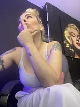 viktoria davis  online show from October 2025 11:58:02 PM