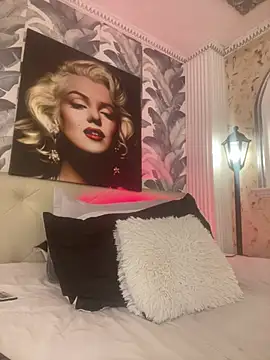 viktoria davis  online show from June 2026 11:27:01 PM