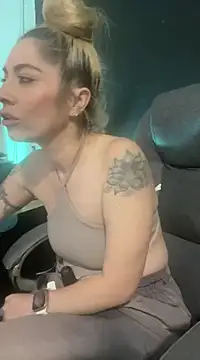 viktoria davis  online show from March 2025 01:32:02 AM