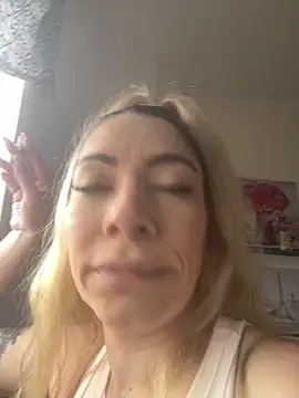 viktoria davis  online show from April 2026 09:34:02 PM