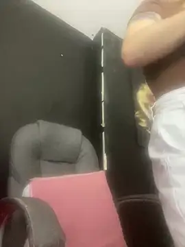 viktoria davis  online show from February 2026 11:15:01 PM