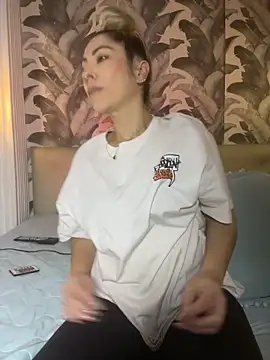 viktoria davis  online show from April 2026 12:50:01 AM