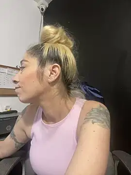 viktoria davis  online show from March 2025 12:40:02 AM