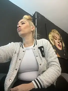 viktoria davis  online show from October 2025 10:55:02 PM