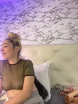 viktoria davis  online show from February 2025 01:03:02 AM