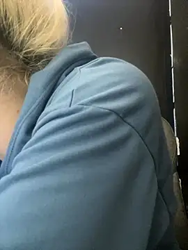 viktoria davis  online show from December 2025 11:36:02 PM