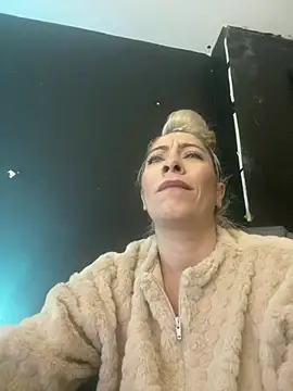 viktoria davis  online show from February 2026 10:52:02 PM