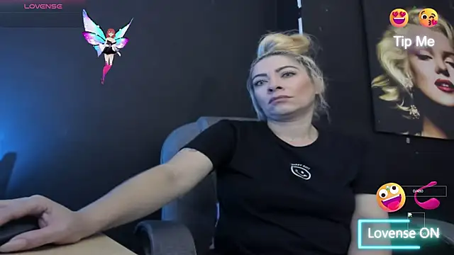 viktoria davis  online show from November 2025 10:58:01 PM