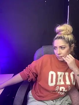 viktoria davis  online show from November 2025 11:48:02 PM