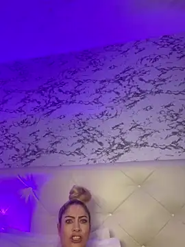 viktoria davis  online show from February 2025 01:02:02 AM