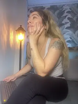 viktoria davis  online show from April 2026 11:20:02 PM