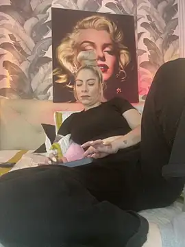 viktoria davis  online show from July 2026 11:37:02 PM