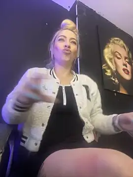 viktoria davis  online show from October 2025 12:31:01 AM