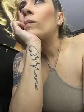 viktoria davis  online show from September 2025 10:04:02 PM