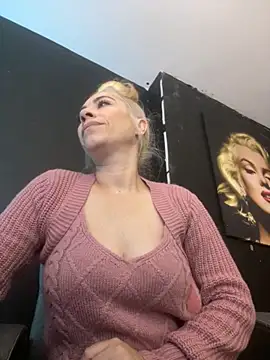 viktoria davis  online show from October 2025 01:11:01 AM