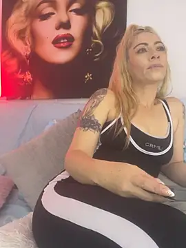 viktoria davis  online show from June 2026 12:32:02 AM