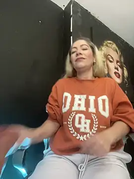 viktoria davis  online show from March 2026 10:17:01 PM