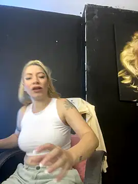 viktoria davis  online show from November 2025 11:41:02 PM