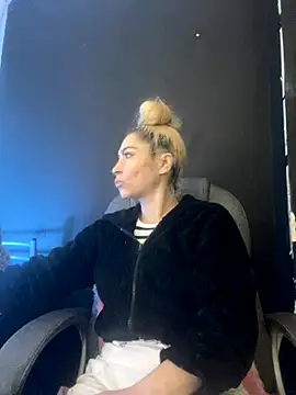 viktoria davis  online show from November 2025 11:16:01 PM