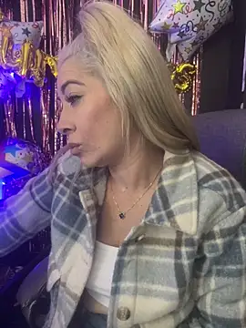 viktoria davis  online show from December 2025 11:40:01 PM