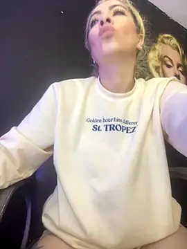 viktoria davis  online show from November 2025 12:36:01 AM