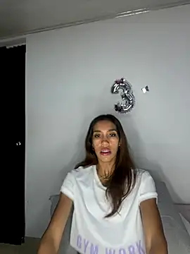 zoe storm online show from December 2025 01:32:02 AM