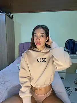 zoe storm online show from February 2026 01:47:01 AM