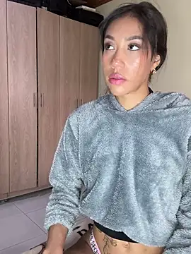 zoe storm online show from March 2026 09:14:01 PM