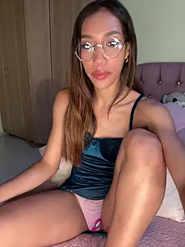 zoe storm online show from March 2026 12:27:01 AM