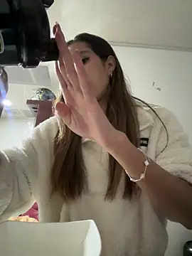 zoe storm online show from January 2026 02:26:02 AM