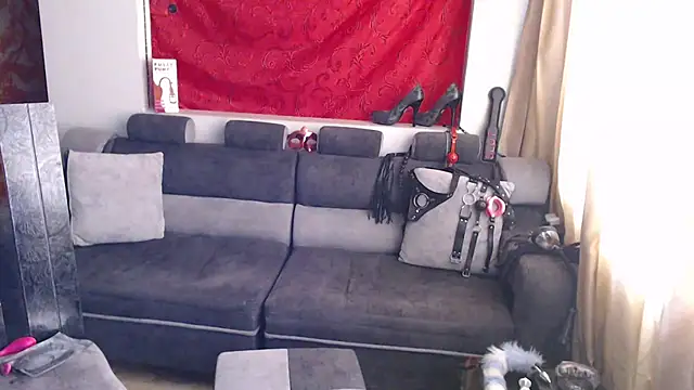 sachaclinford online show from October 2025 05:05:01 PM