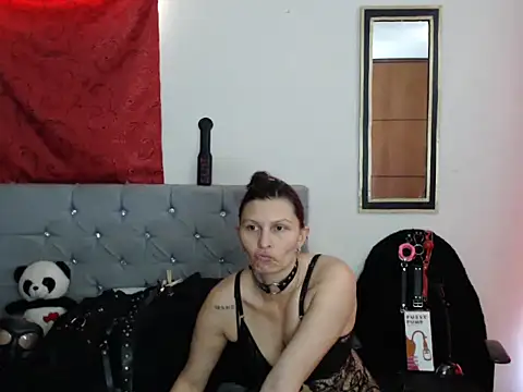 sachaclinford online show from February 2026 06:29:02 PM