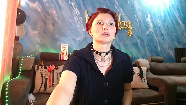 sachaclinford online show from November 2025 06:02:02 PM