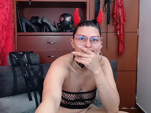 Snapshot of sachaclinford chatting on May 2026 04:46:02 PM sachaclinford online show from May 2026 04:46:02 PM
