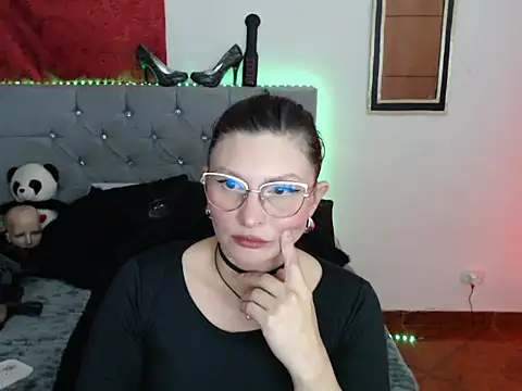 sachaclinford online show from February 2026 05:13:02 PM