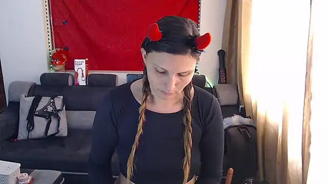 sachaclinford online show from September 2025 06:26:02 PM