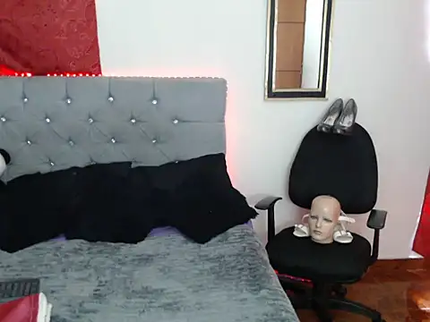 sachaclinford online show from February 2026 06:15:01 PM