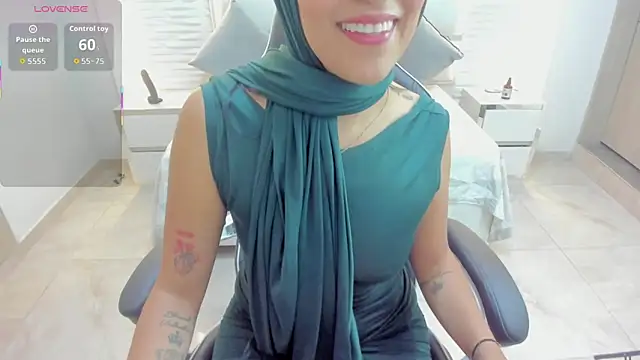 Snapshot of Zulema_hamdi chatting on November 2025 11:58:01 AM Zulema hamdi online show from November 2025 11:58:01 AM