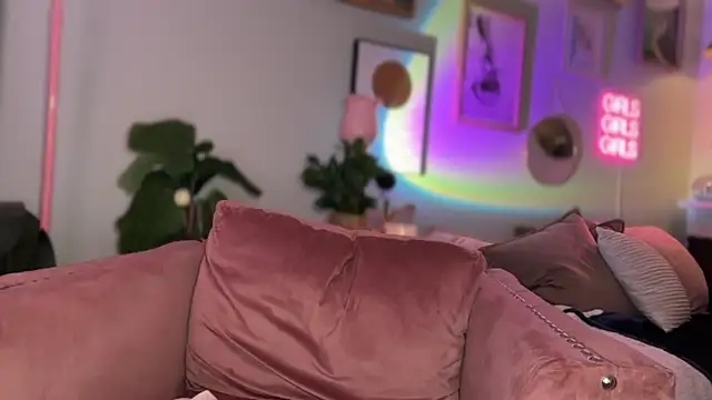 Officiallyonlytams online show from February 2026 02:01:01 AM