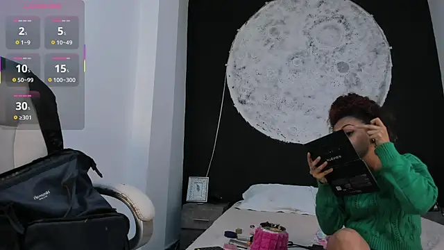DalayMoore online show from October 2025 07:48:02 PM