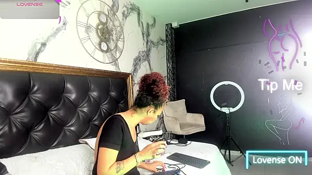 DalayMoore online show from February 2026 08:11:02 PM